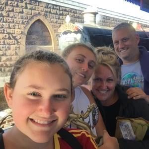 Meet your Posher, Caroline